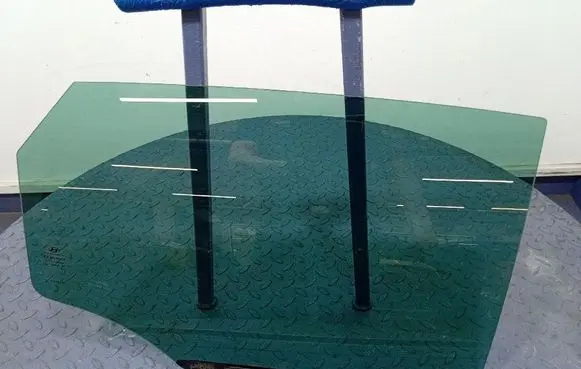 Hyundai ix35 Rear door window glass