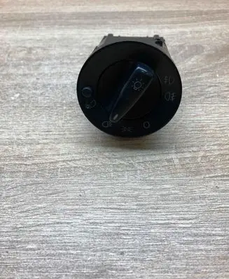 Skoda Octavia Mk1 (1U) Light switch 3B0941531A