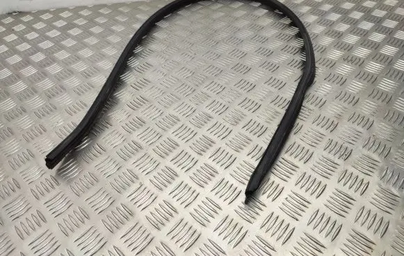 Volkswagen Transporter - Caravelle T6 Engine compartment rubber 7H0823737D