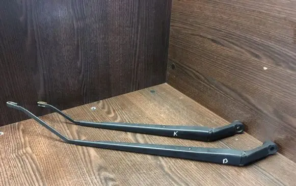 Toyota Corolla Verso E121 Front wiper blade arm 85221-13060 85211-13050