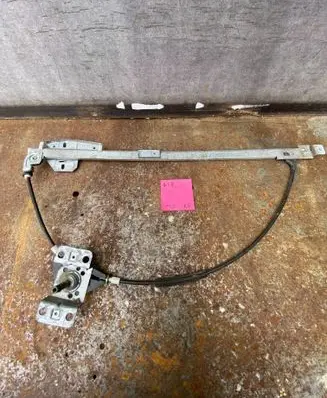 Volkswagen Transporter - Caravelle T4 Front door manual window regulator 