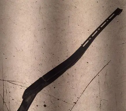 Front wiper blade arm