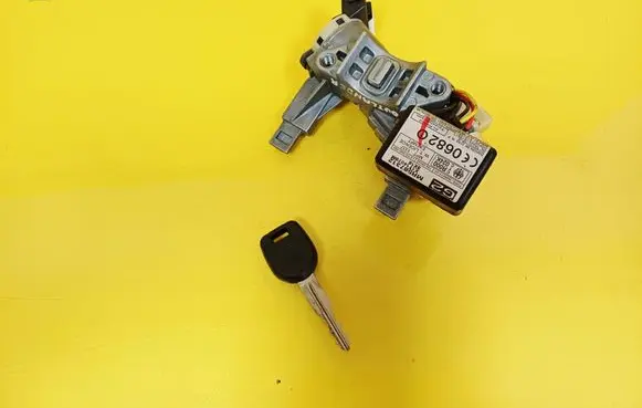 Mitsubishi Outlander Ignition lock MR587312