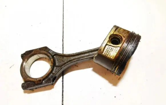 Lexus IS 220D-250-350 Piston with connecting rod 31050