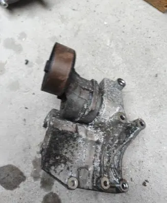 KIA Sorento Timing belt tensioner 252814A000