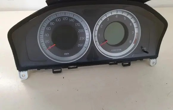 Volvo V70 Speedometer (instrument cluster) 31296368AB