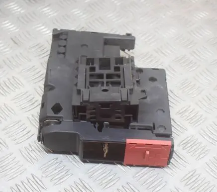 Mercedes-Benz E C207 W207 Current control relay A2075400740