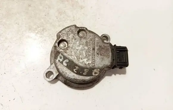 Volkswagen Golf IV Camshaft position sensor 058905161B 0232101024