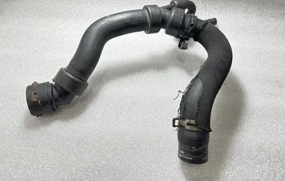 Audi A6 S6 C5 4B Engine coolant pipe/hose 4B0121101T