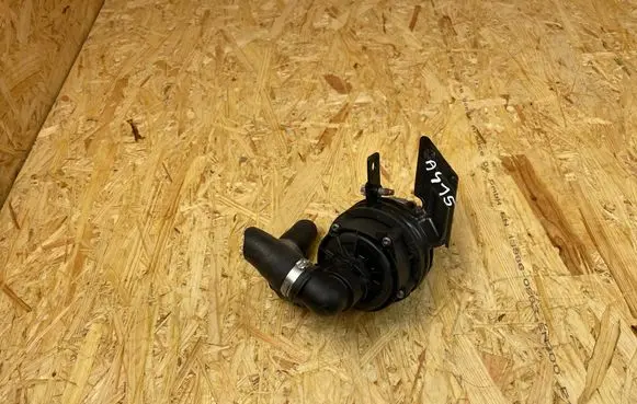 Mercedes-Benz C W205 Electric auxiliary coolant/water pump A0005002686