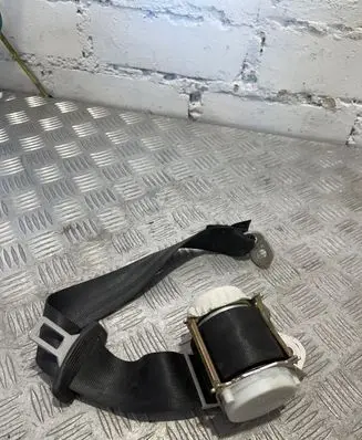 Audi A3 S3 8P Rear seatbelt 33030032