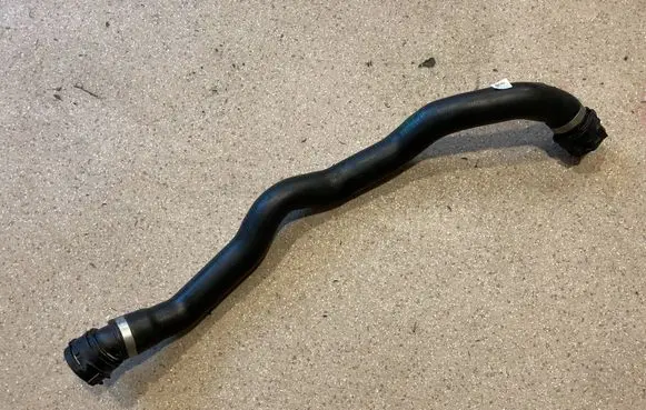 BMW 3 G20 G21 Engine coolant pipe/hose 8654834