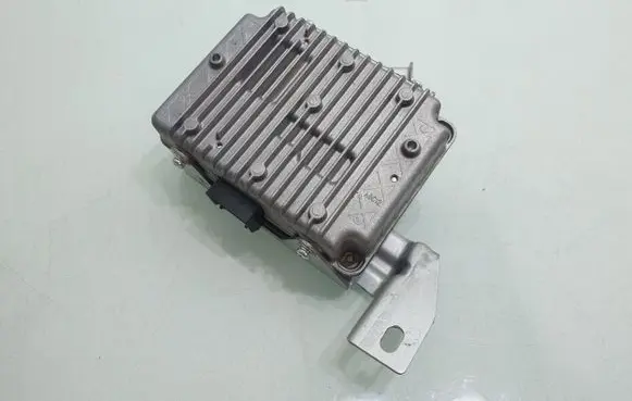 Voltage converter inverter