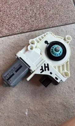 Audi Q5 SQ5 8R Front door window regulator motor 8T0959802A