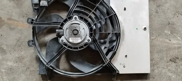 Citroen C3 Picasso Electric radiator cooling fan 9682895680
