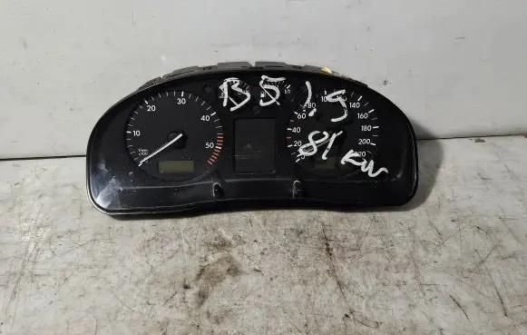 Volkswagen PASSAT B5 Speedometer (instrument cluster) 3B0919880D