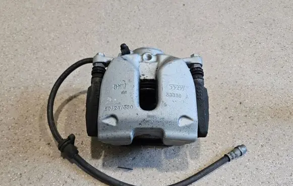 BMW X3 G01 Front brake caliper 6872799