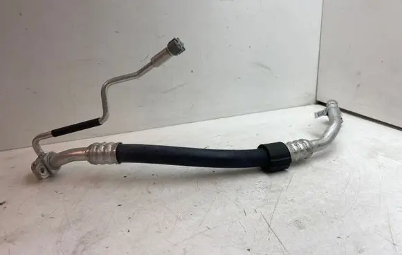 Audi A4 S4 B9 Air conditioning (A/C) pipe/hose 8W1816740