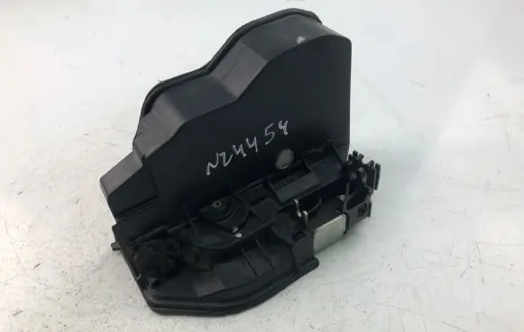 BMW X5 E70 Coupe door lock (next to the handle) 7167076