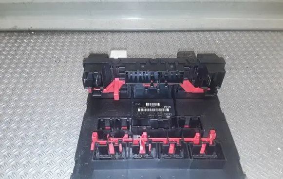 Skoda Octavia Mk2 (1Z) Comfort/convenience module 3C0937049E
