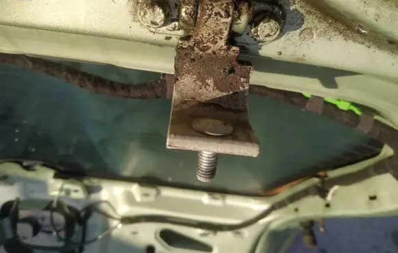 Seat Altea Tailgate/trunk/boot hinge