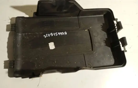 Volkswagen PASSAT B6 Battery box tray cover/lid 3C0915443A