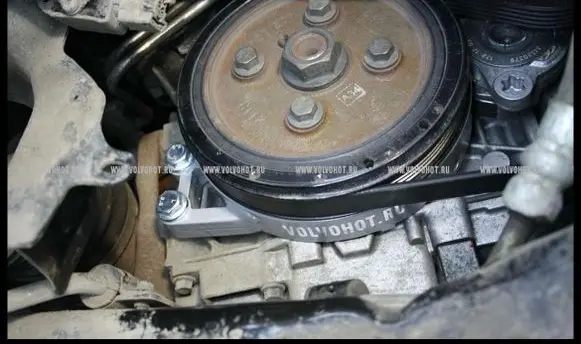 Volvo XC70 Timing belt guard (cover) VH30731727