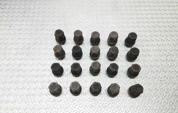 Opel Astra J Nuts/bolts 