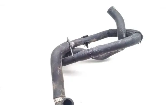 Engine coolant pipe/hose