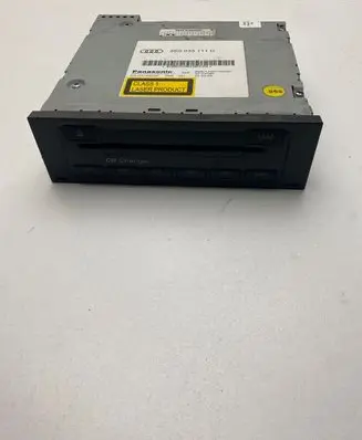 Audi A4 S4 B7 8E 8H CD/DVD changer 8E0035111D CFA00093