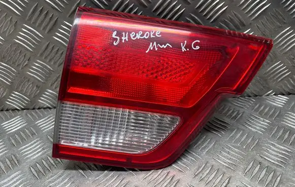 Tailgate rear/tail lights