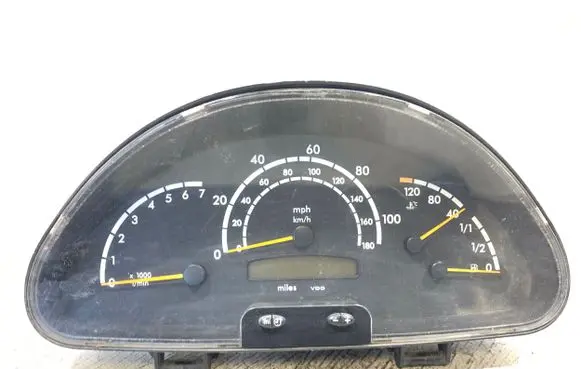 Speedometer (instrument cluster)