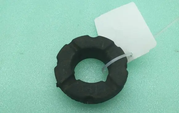 Nissan Pulsar Front coil spring rubber mount 54464CY00B