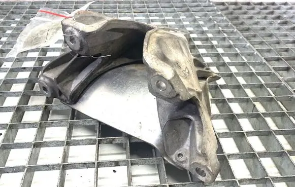 BMW X6 F16 Engine mounting bracket 6853208
