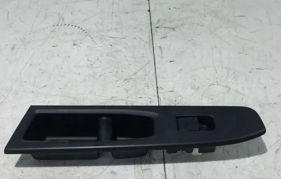 Toyota Yaris Electric window control switch 742320D710