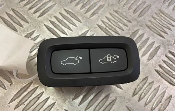 Volvo XC90 Tailgate/boot open switch button 31376890