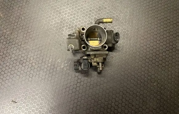 Suzuki Swift I Throttle valve 1813783E11 1368001672