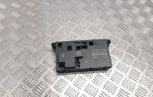 Mercedes-Benz E W211 Door control unit/module 2118701226