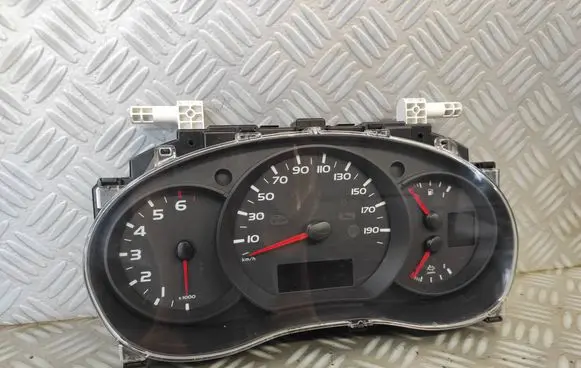 Speedometer (instrument cluster)