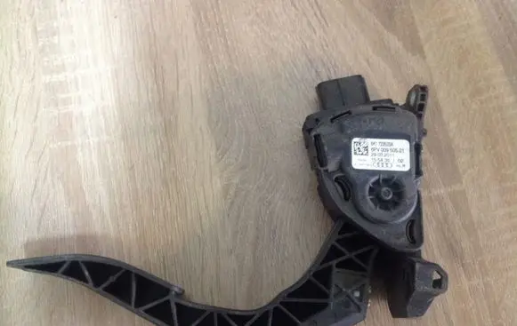 Audi A5 8T 8F Accelerator throttle pedal 6PV009505