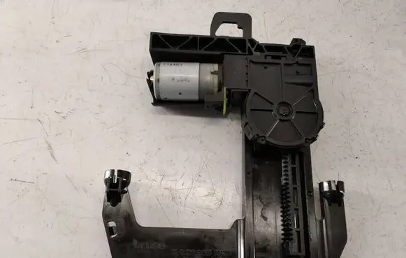 Mercedes-Benz E W212 Seat adjustment motor 0009700026 904296