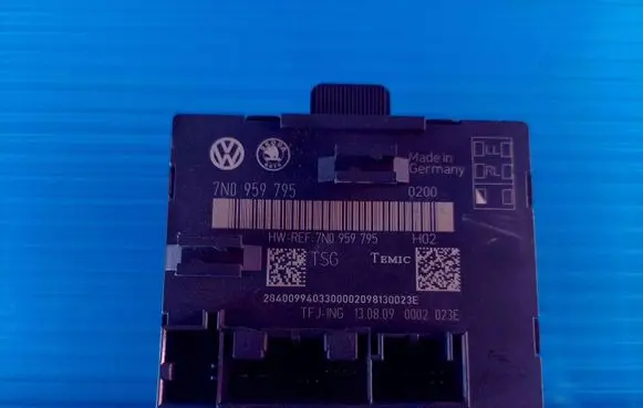 Skoda Superb B6 (3T) Door control unit/module 7N0959795 0200