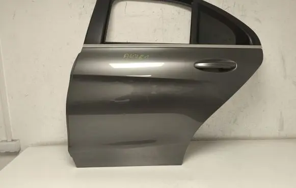 Mercedes-Benz C W205 Rear door