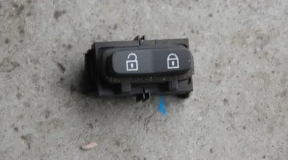 Volvo S80 Tailgate/trunk/boot open switch 185KM
