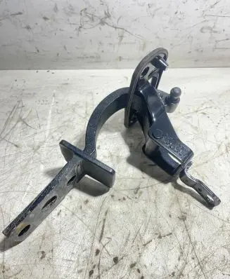 Volvo V70 Tailgate/trunk/boot hinge 312184256 AA8SA