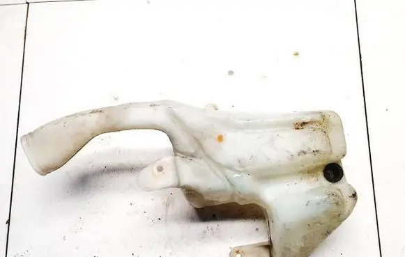 Ford Escort Windshield washer fluid reservoir/tank 95ag17618aa 95ag-17618-aa