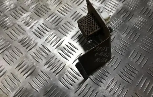 Nissan Terrano Heater blower motor/fan resistor 4401103