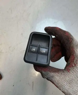 Skoda Fabia Mk2 (5J) Electric window control switch 5J0867171A