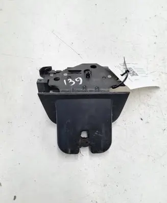 Audi A4 S4 B7 8E 8H Tailgate/trunk/boot lock/catch/latch 8P4827505B