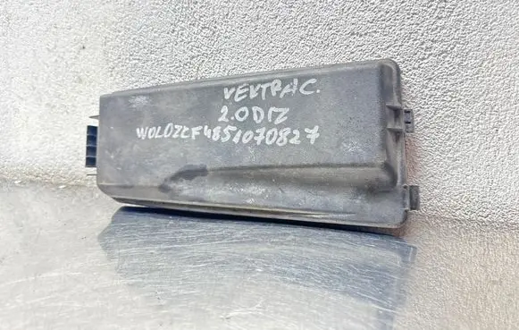 Opel Vectra C Fuse box cover 24436039